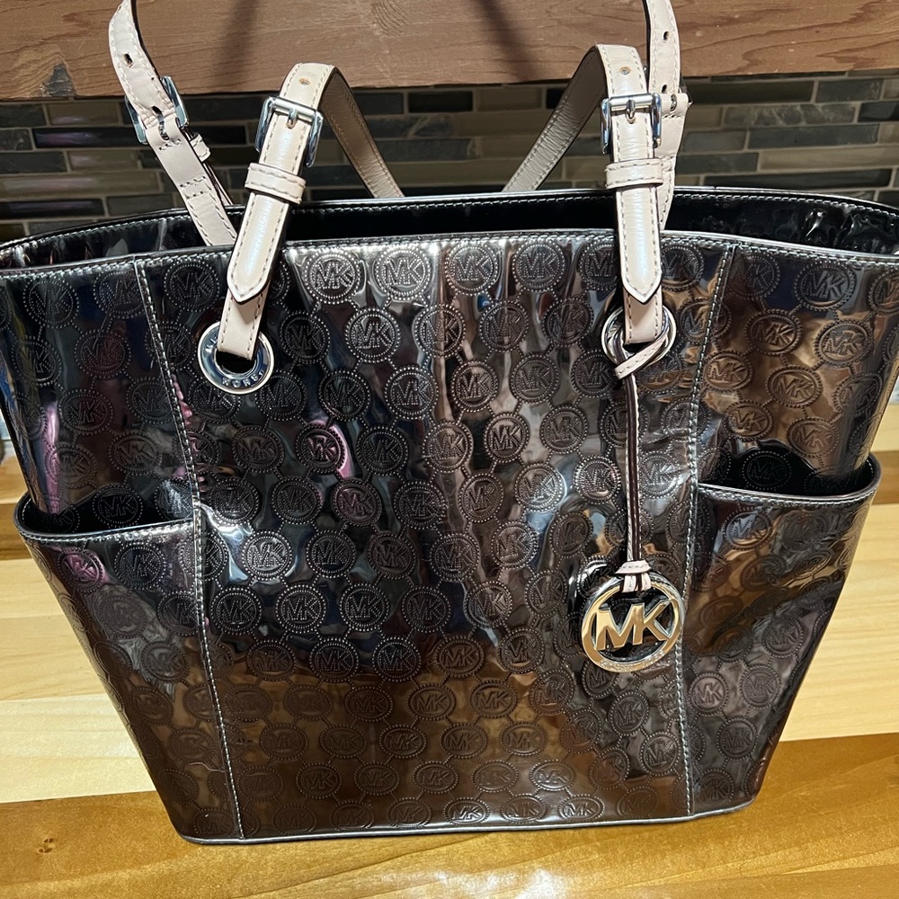 MK purse in great condition